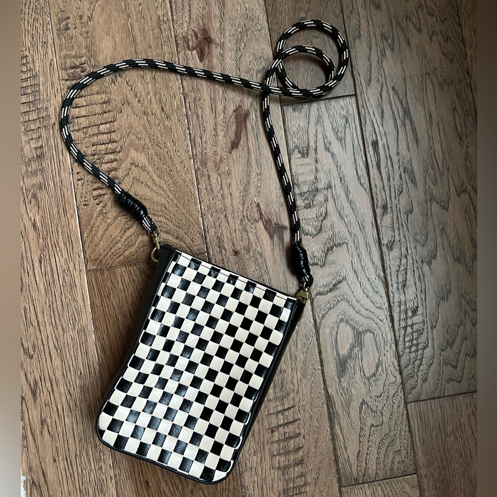 Universal Thread crossbody purse black and cream